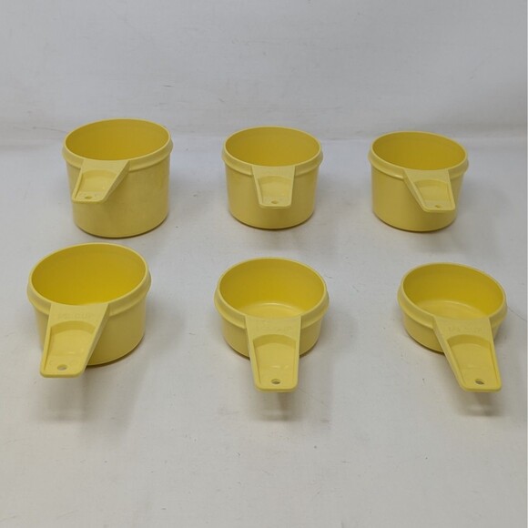 Vintage Tupperware Measuring Cups Set of 6 Harvest Yellow 1/4 1/3 1/2 2/3 3/4 1C - Picture 5 of 7